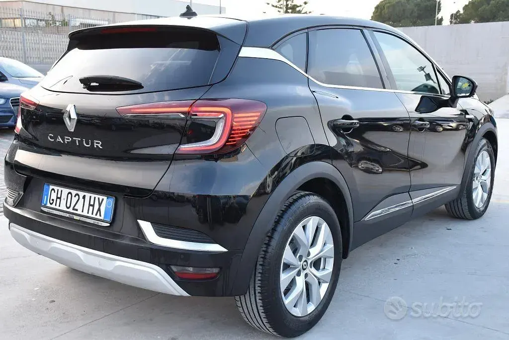Usata Renault Captur Intens 140 CV (102 kW) 2021 Nero SUV