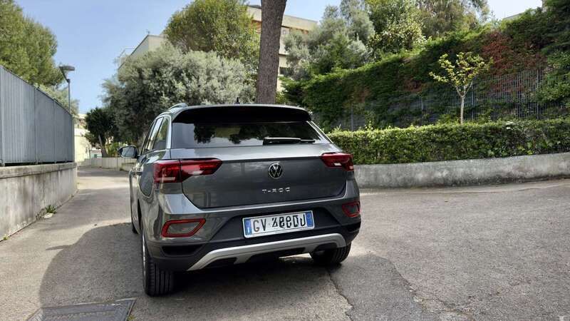 Usata 2024 VW T-Roc R-line SUV | 30.500 € (Cara) - Immagine 1/4