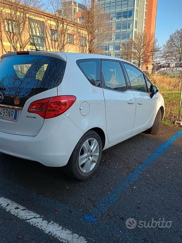 Bianco Usata 2016 Opel Meriva Monovolume | 6500 € (Buon prezzo) - Immagine 1/4