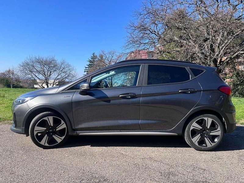 Usata Ford Fiesta Active 125 CV (91 kW) 2023 Grigio Utilitaria