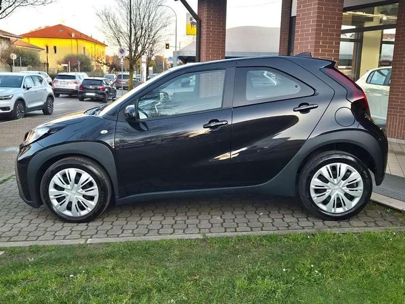 Usata Toyota Aygo X Active 72 CV (52 kW) 2025 Nero SUV