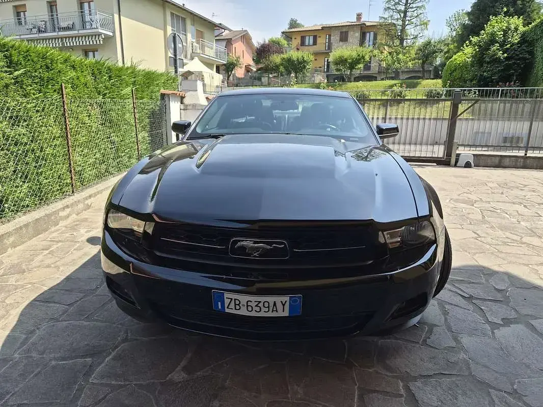 Usata Ford Mustang 320 CV (235 kW) 2012 Nero