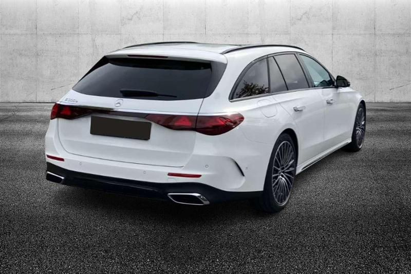 Usata Mercedes E300 AMG Line Premium 306 CV (225 kW) 2024 Bianco Station wagon