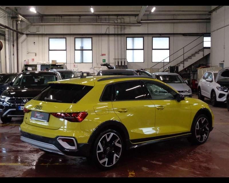 Usata Audi A3 150 CV (110 kW) 2024 Giallo pitone metallizzato Berlina