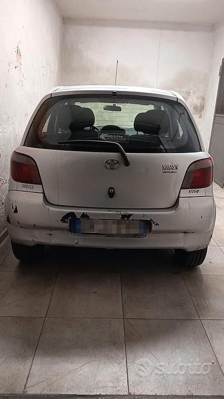 Usata Toyota Yaris 2001