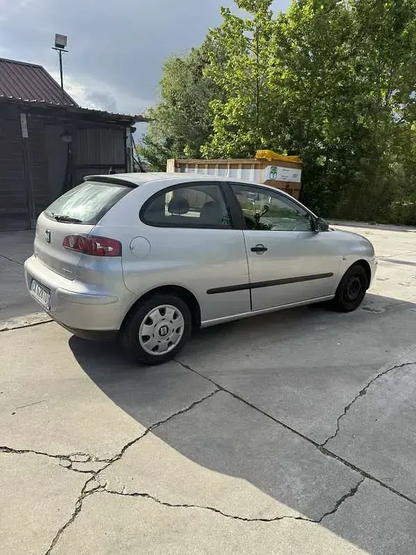 Usata Seat Ibiza Stella 64 CV (47 kW) 2004 Utilitaria
