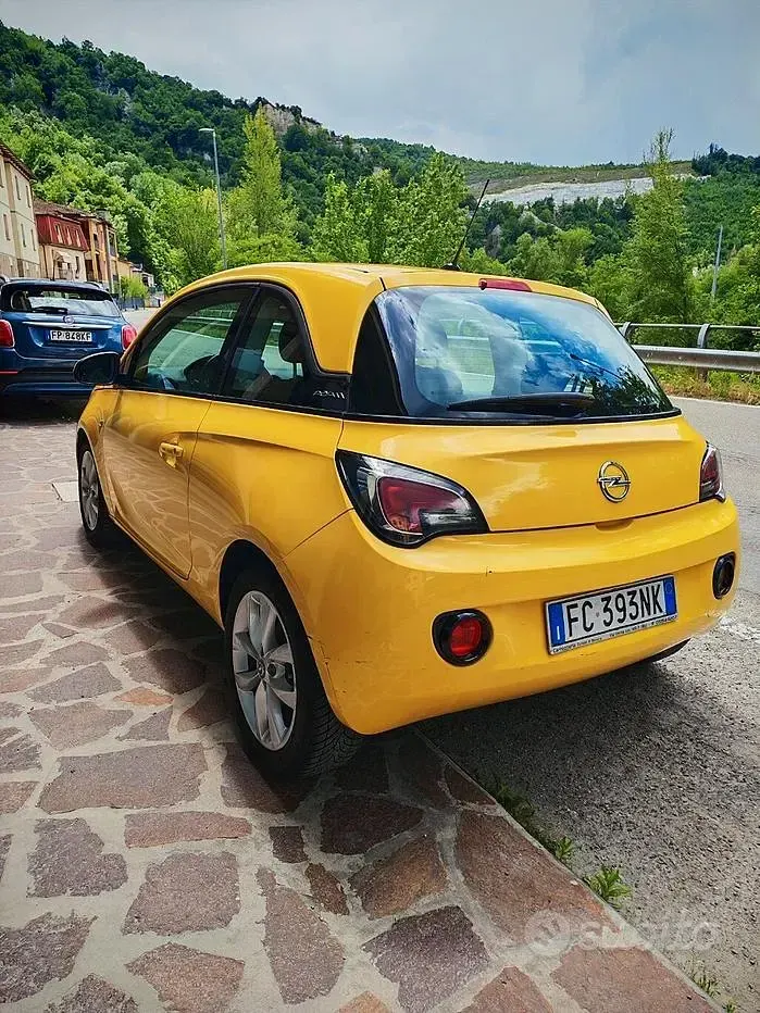 Usata Opel Adam 87 CV (63 kW) 2016 Giallo Utilitaria