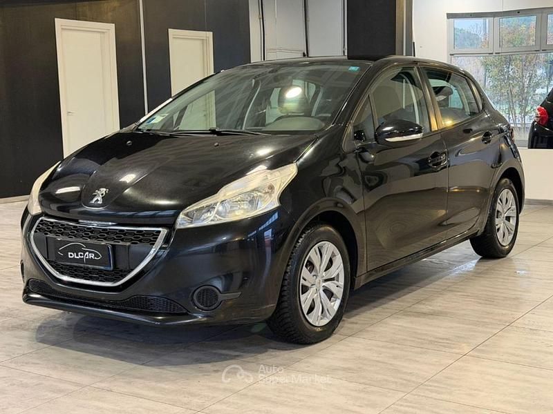 Usata Peugeot 208 68 CV (50 kW) 2015 Nero Utilitaria