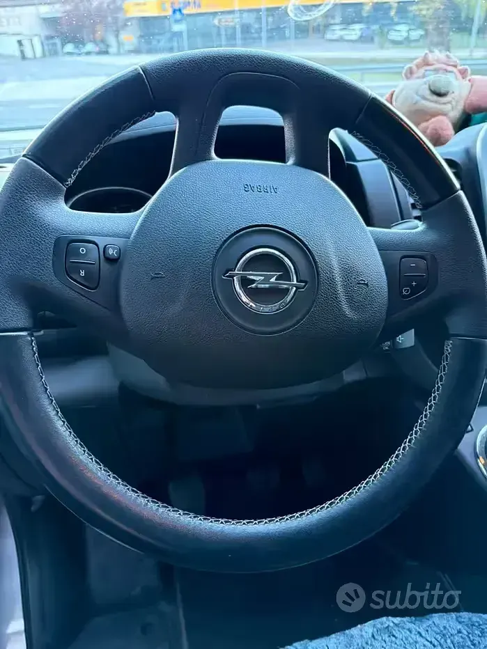Usata Opel Vivaro-e Combi 125 CV (91 kW) 2025 Grigio Monovolume