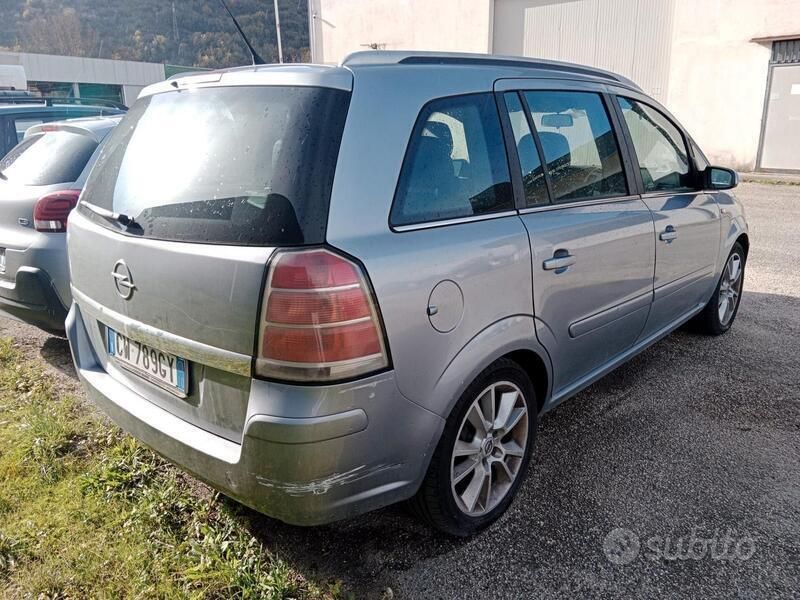 Usata Opel Zafira 150 CV (110 kW) 2015 Grigio Monovolume
