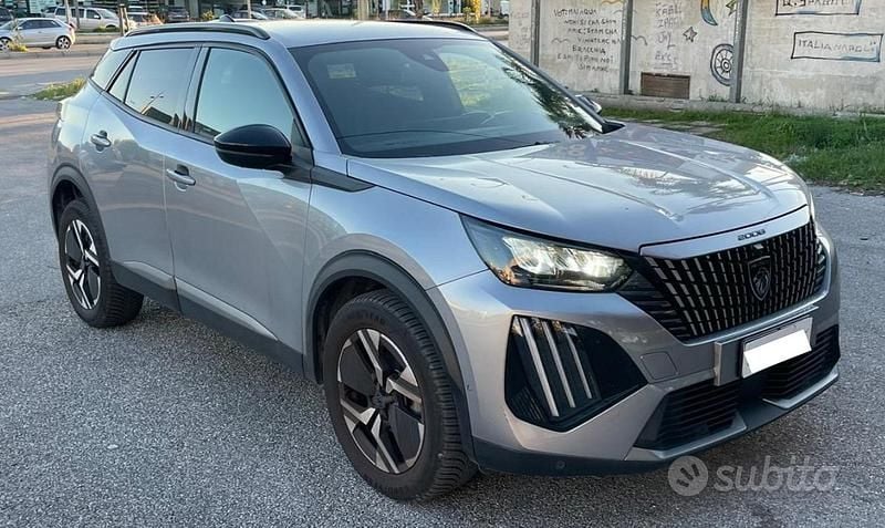 Usata Peugeot 2008 Allure 101 CV (74 kW) 2023 SUV