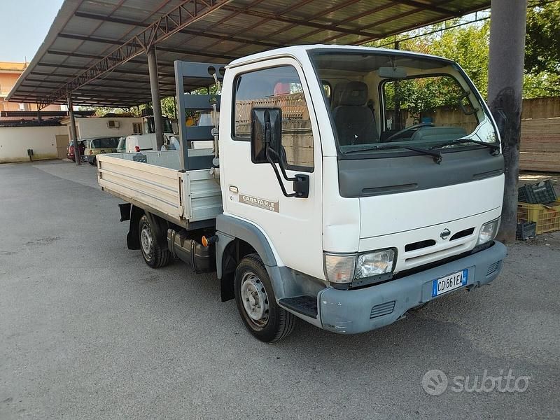 Usata Nissan Cabstar 120 CV (88 kW) 2002 Bianco Pick-up