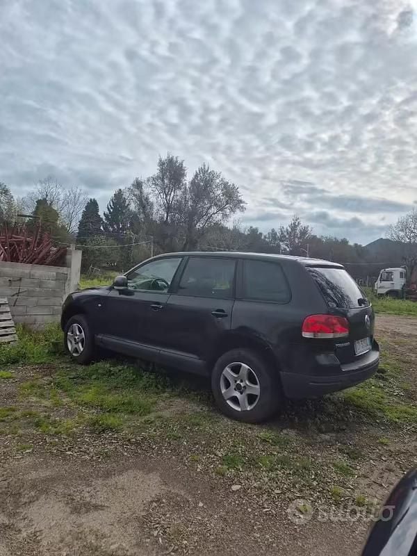 Begagnad VW Touareg 2005 Svart SUV