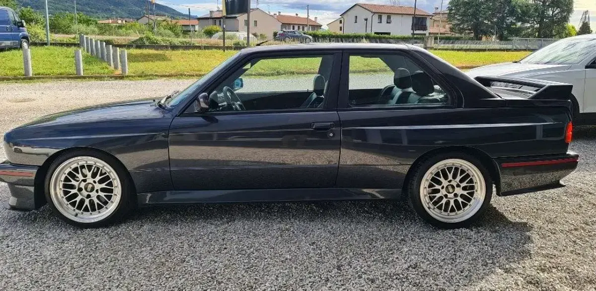 Usata BMW M3 215 CV (158 kW) 1990 Nero Utilitaria