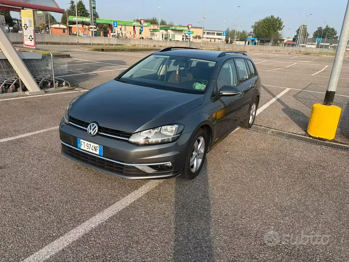 Usata VW Golf VII 116 CV (85 kW) 2019 Grigio Station wagon