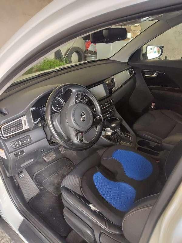 Usata Kia Niro Style 105 CV (77 kW) 2017 Bianco SUV