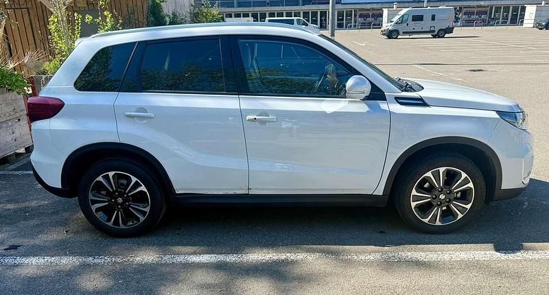 Usata Suzuki Vitara 129 CV (94 kW) 2021 Bianco SUV