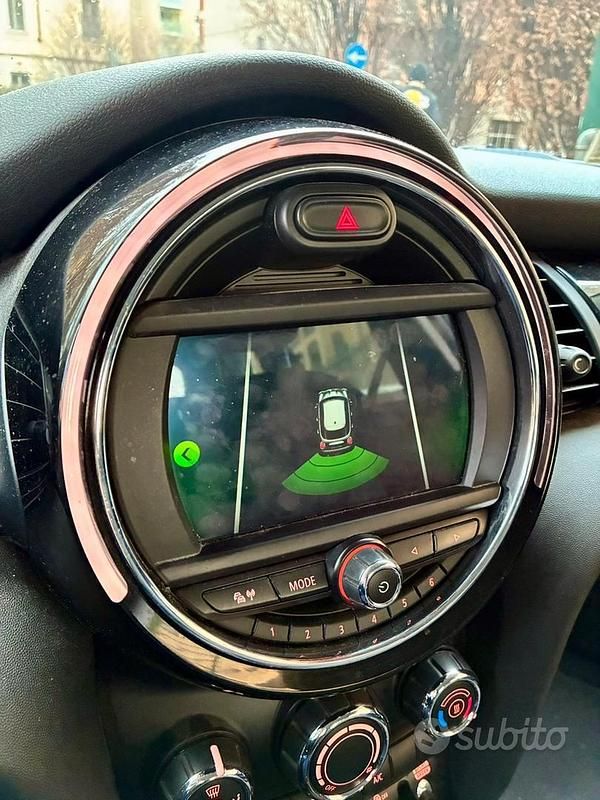 Begagnad Mini Cooper D 116 HK (85 kW) 2019 Svart Halvkombi