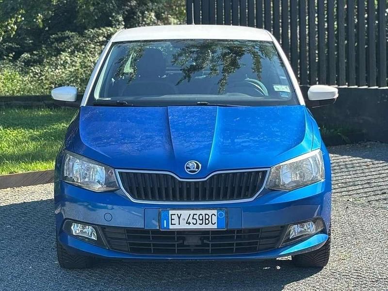 Blu/azzurro Usata 2015 Skoda Fabia Elegance Due volumi | 7550 € - Immagine 1/4