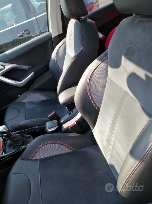 Usata Peugeot 2008 120 CV (88 kW) 2016 Bianco SUV