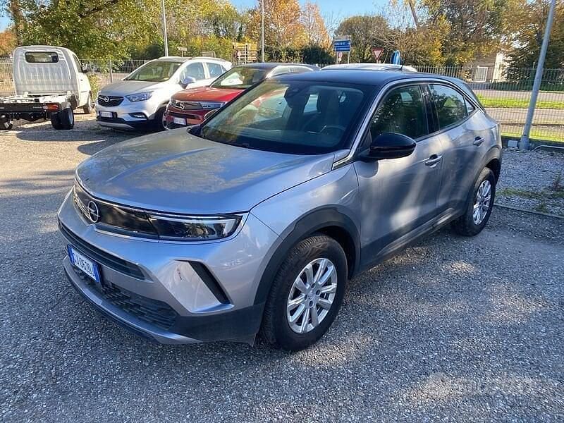 Grigio Usata 2022 Opel Mokka Edition SUV | 17.900 € (Buon prezzo) - Immagine 1/4