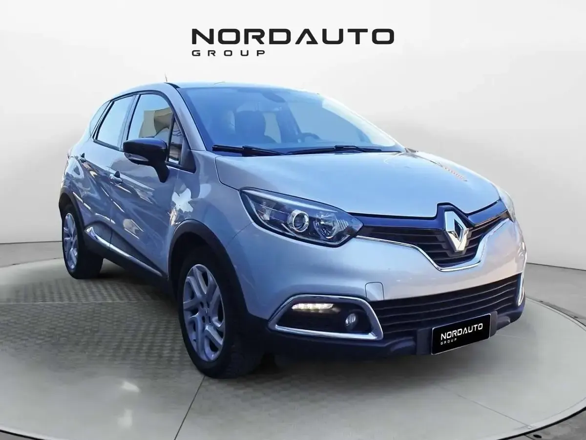 Usata Renault Captur Intens 90 CV (66 kW) 2016 Argento SUV