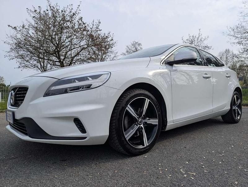 Usata Volvo V40 R-Design 120 CV (88 kW) 2018 Bianco Station wagon