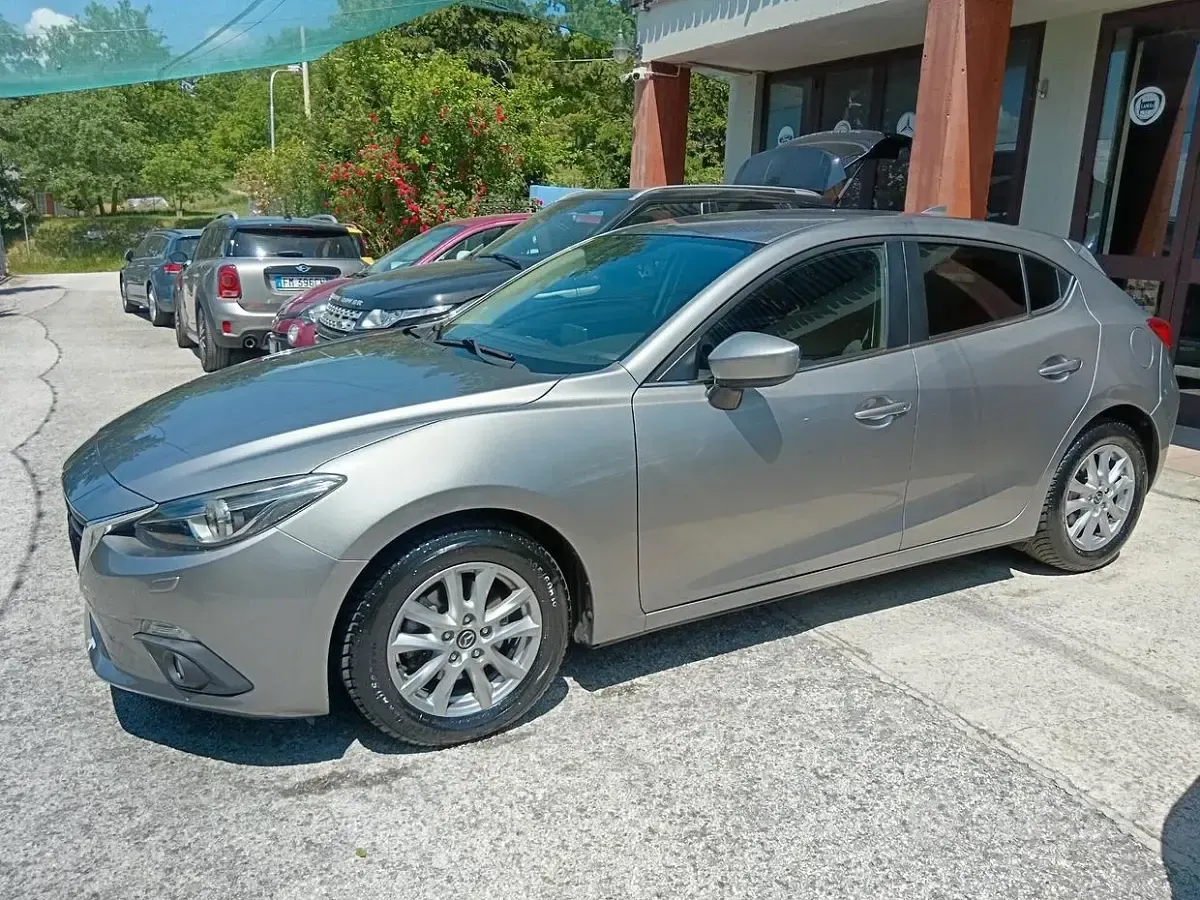 Usata Mazda 3 Exceed 105 CV (77 kW) 2016 Grigio Berlina