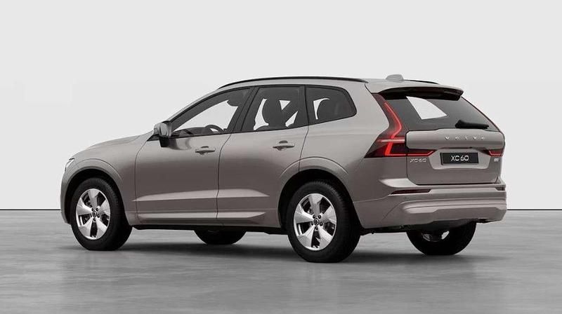 Nuova Volvo XC60 Core 250 CV (183 kW) 2026 Argento SUV