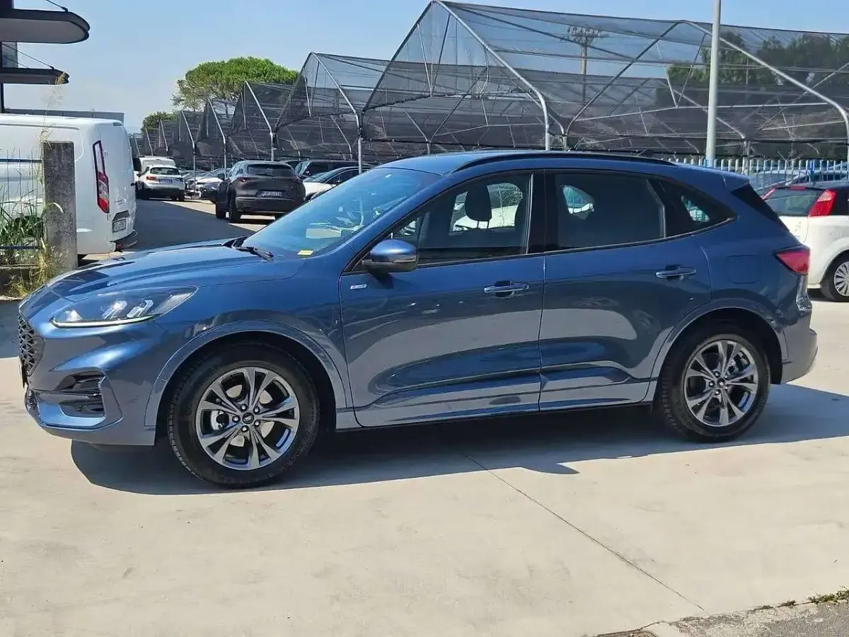Usata Ford Kuga ST-Line 224 CV (164 kW) 2023 Blu/azzurro SUV