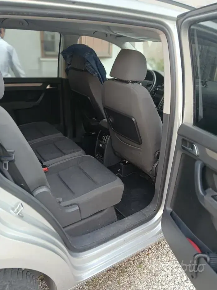 Usata VW Touran 105 CV (77 kW) 2010 Grigio Monovolume