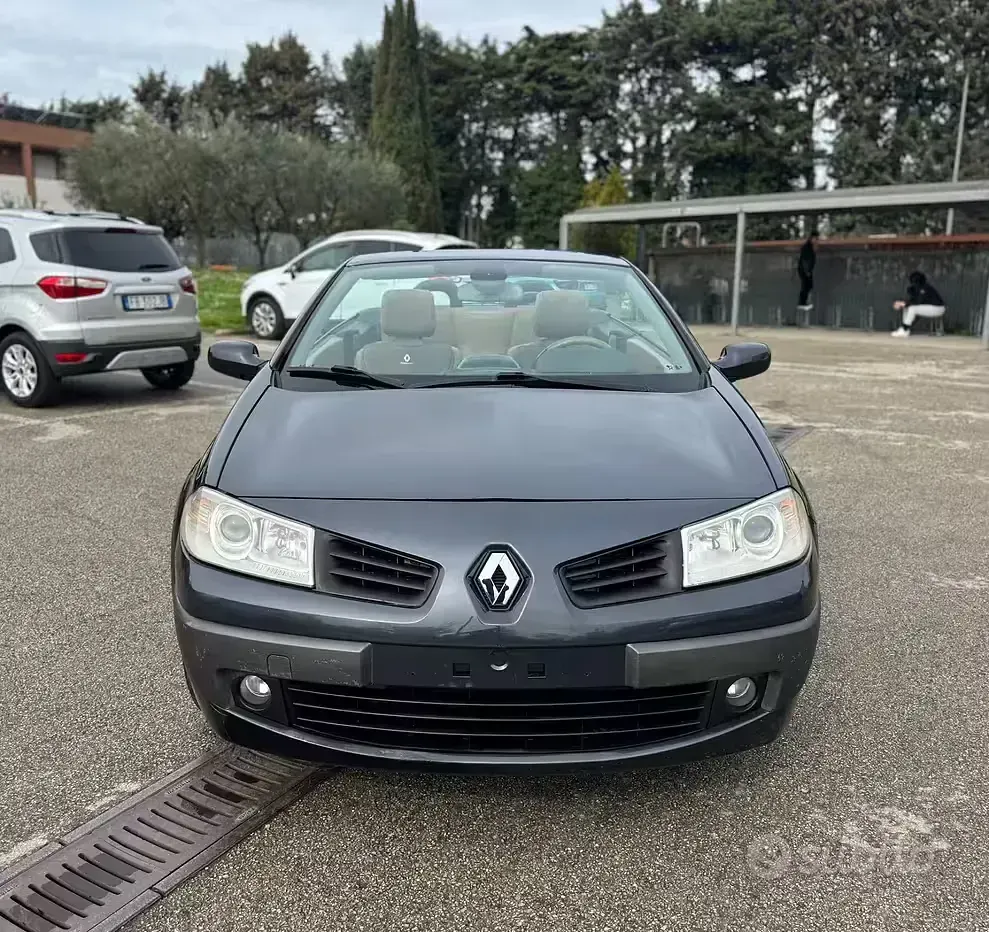 Usata Renault Mégane Cabriolet Dynamique 106 CV (77 kW) 2006 Grigio Cabrio