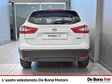 Usata Nissan Qashqai Acenta 110 CV (80 kW) 2015 Bianco SUV