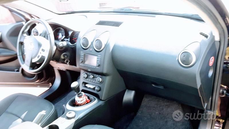 Nero Usata 2012 Nissan Qashqai SUV | 5000 € (Buon prezzo) - Immagine 1/4