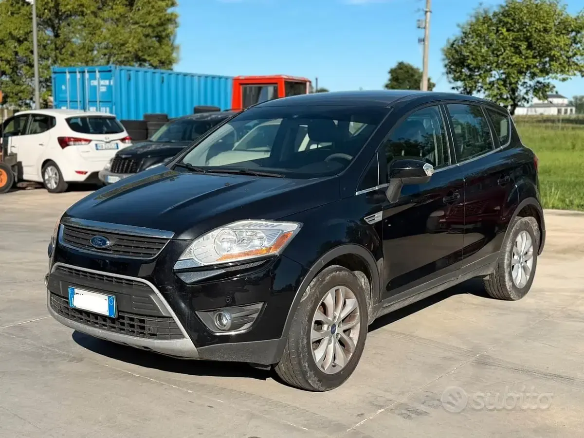 Usata Ford Kuga 163 CV (119 kW) 2012 Nero SUV