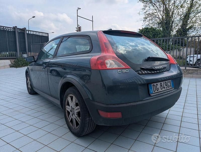 Usata Volvo C30 Kinetic 109 CV (80 kW) 2007 Grigio Utilitaria