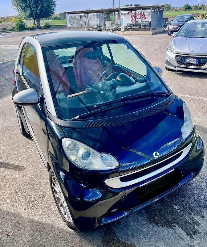Nero Usata 2007 Smart ForTwo Coupé Passion Due volumi | 3800 € (Buon prezzo) - Immagine 1/4