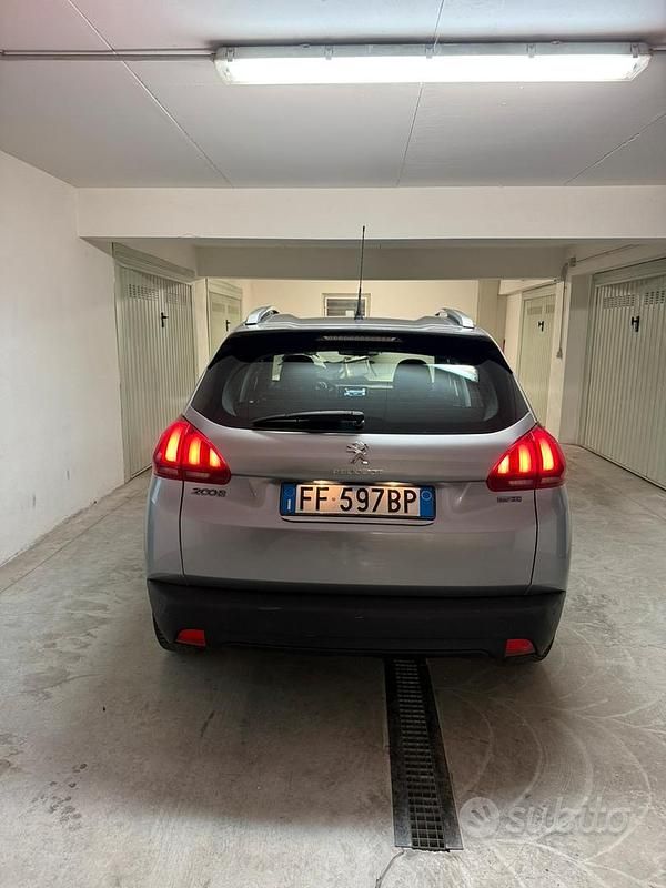 Usata Peugeot 2008 75 CV (55 kW) 2016 Grigio SUV