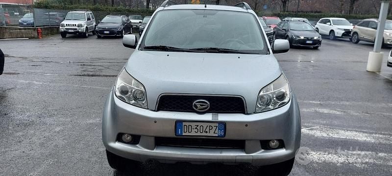 Usata Daihatsu Terios 105 CV (77 kW) 2006 Grigio SUV