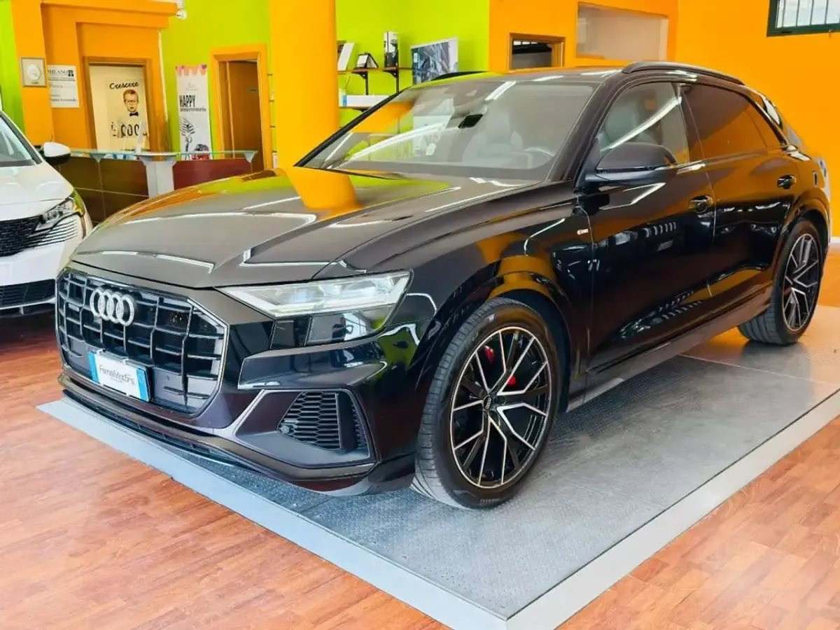 Usata Audi Q8 S-Line 286 CV (210 kW) 2019 Nero SUV