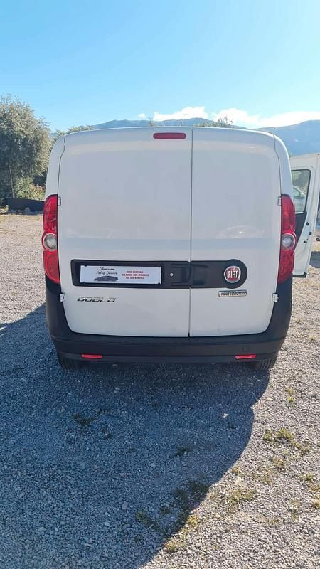 Usata Fiat Doblò Lounge 95 CV (69 kW) 2019 Bianco Monovolume