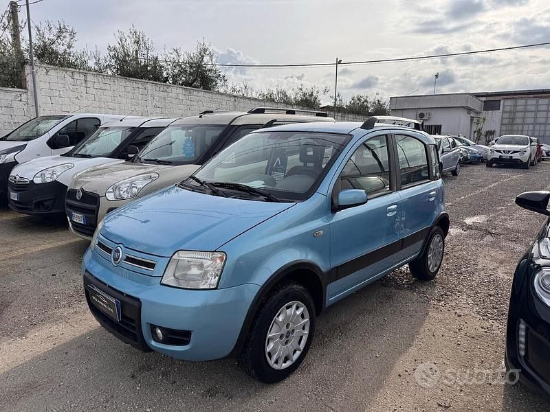 Usata Fiat Panda 4x4 70 CV (51 kW) 2005 Blu Utilitaria