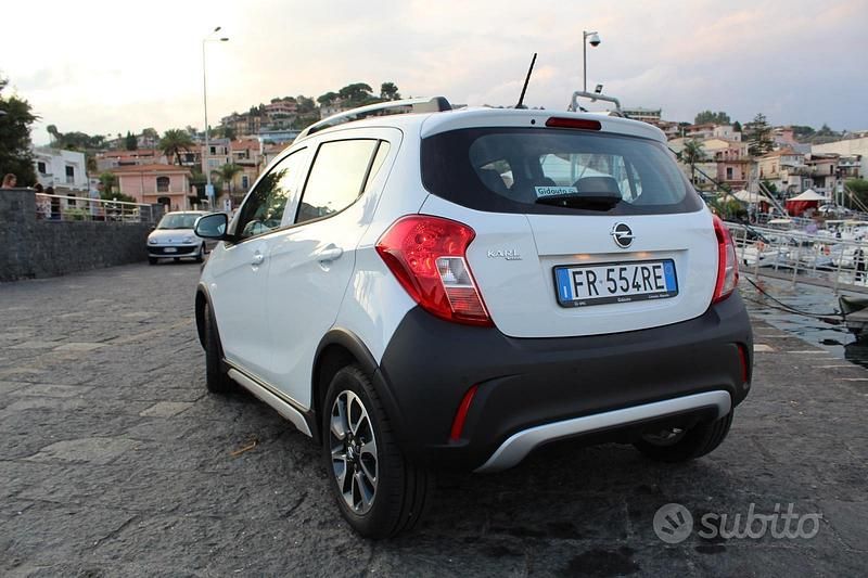 Usata Opel Karl Rocks 73 CV (53 kW) 2018 Bianco Utilitaria