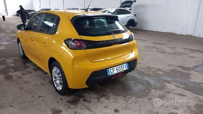 Usata Peugeot 208 Active 75 CV (55 kW) 2023 Giallo Utilitaria