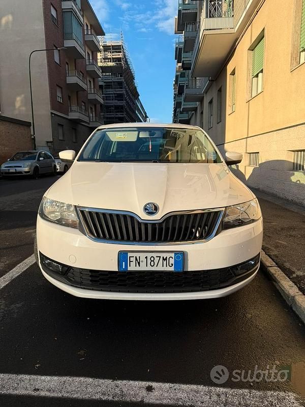 Usata Skoda Rapid Executive 90 CV (66 kW) 2018 Bianco Berlina