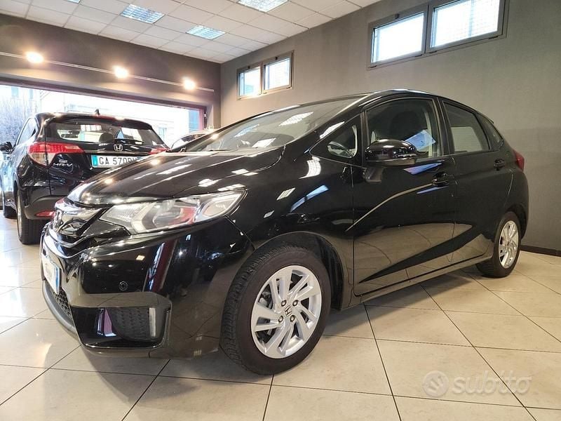 Usata Honda Jazz Comfort 102 CV (75 kW) 2016 Nero Utilitaria