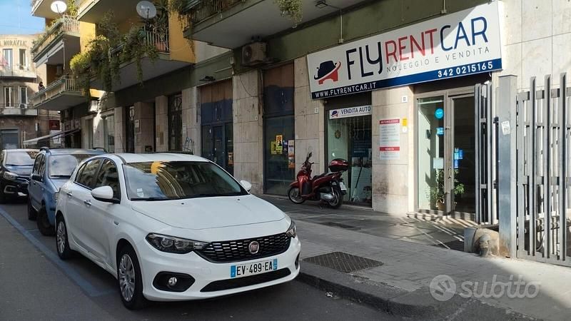 Bianco Usata 2018 Fiat Tipo Easy Tre volumi | 10.500 € (Ottimo prezzo) - Immagine 1/4