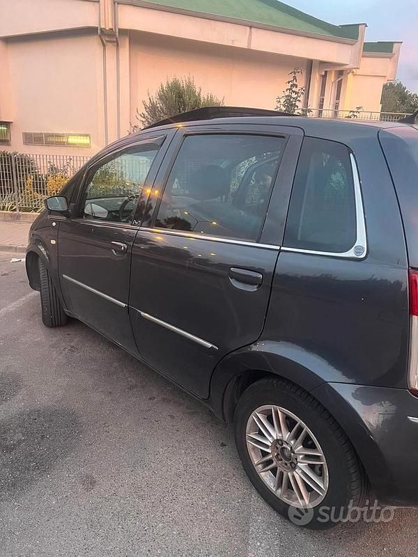 Usata Lancia Musa 120 CV (88 kW) 2009 Monovolume