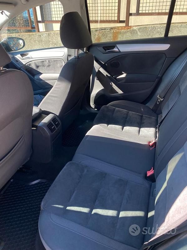 Usata VW Golf VI 2010 Blu Utilitaria