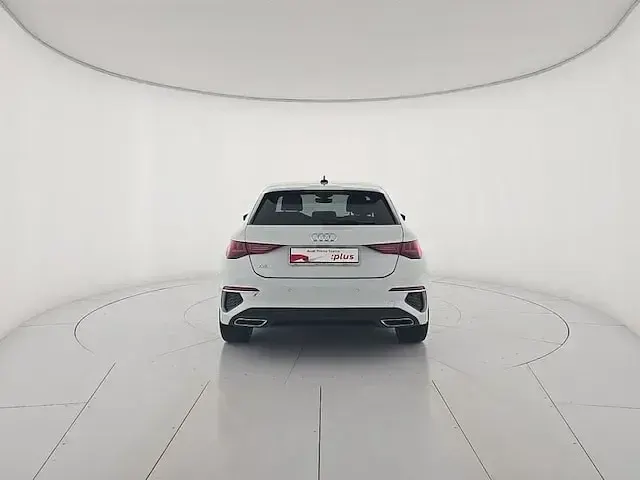 Usata Audi A3 S-Line 116 CV (85 kW) 2023 Bianco ghiaccio metallizzato Berlina